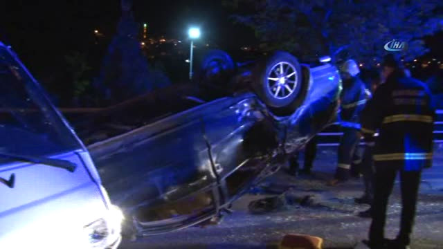 Karşı Şeride Uçan Otomobil Minibüse Çarparak Takla Attı: 3 Yaralı