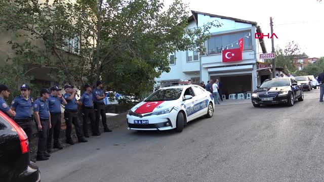 Karabük Şehit Onbaşının Ağabeyine, Polisten Düğün Konvoyu