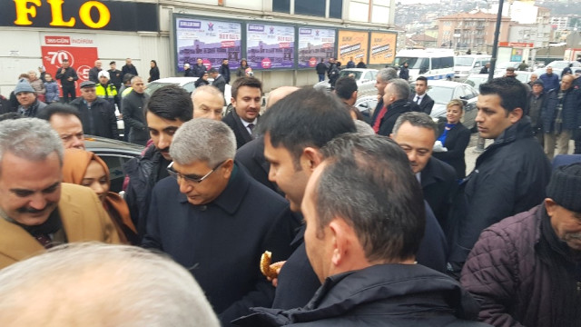 Bakan Kurum, CHP Seçim Bürosunu Ziyaret Etti