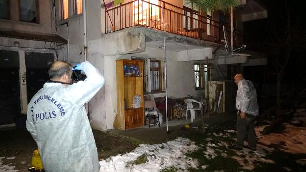 Hava Almak İçin Çıktığı Balkondan Düşüp, Ağır Yaralandı