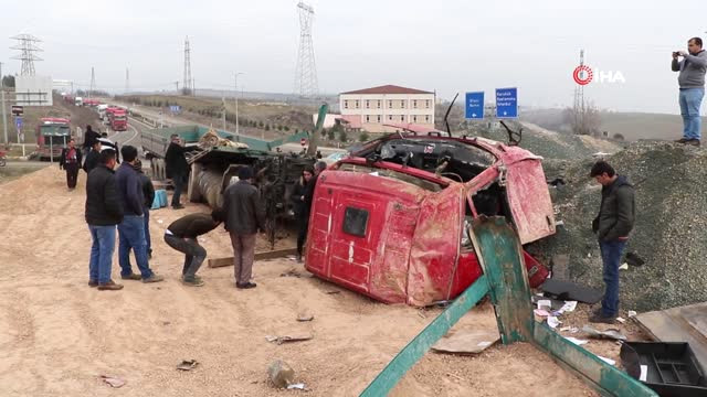 Hurdaya Dönen Tır’dan Sağ Çıktılar