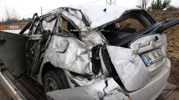 Kaygan Yolda Otomobil Takla Attı: 1 Ölü, 4 Yaralı