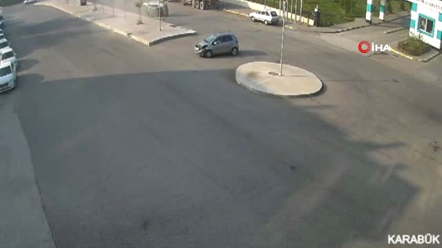 Kontrolsüz Sürüş, Kazaları Beraberinde Getirdi. O Anlar Kamerada