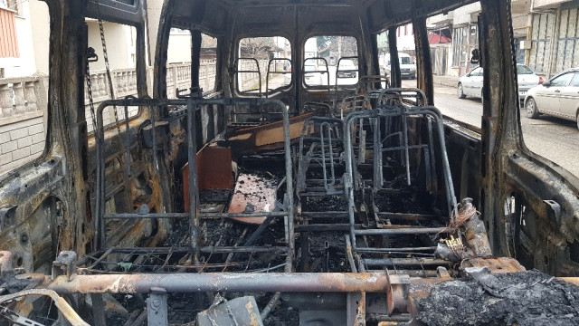 Park Halindeki Minibüs Alevlere Teslim Oldu