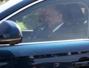 Şahsen bakan teslim etti! Yurt dışına giden ikinci Togg, Özbekistan Cumhurbaşkanı’na ikram edildi