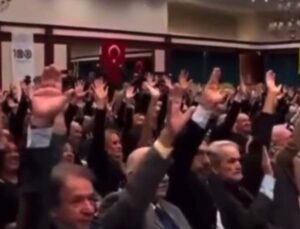 Ertuğrul Özkök: Haydi Uğur Dündar’ı anladım lakin o salonda kalkacak tek bir karşı el yok muydu?