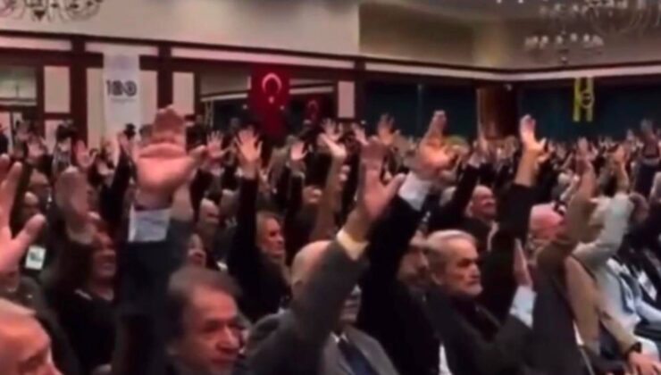 Ertuğrul Özkök: Haydi Uğur Dündar’ı anladım lakin o salonda kalkacak tek bir karşı el yok muydu?