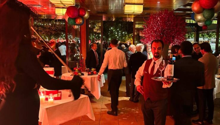 Ertuğrul Özkök: “Eski Türkiye zengini misiniz?” testi; Paper Moon duvarındaki 19 fotoğraftan kaçını tanıyorsunuz?