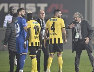 Fehmi Koru: “Futbolda makûs şeyler oluyor” deniliyor, sıkıntılı tek alan futbol değil fakat tahlile ondan başlamakta fayda var