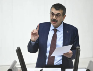 Fehmi Koru: “Tarikat ve cemaatlar sivil toplum kuruluşu sayılır mı?” tartışması