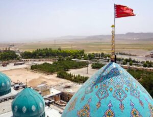 Ertuğrul Özkök | Günün sorusu: Tahran’da bayraklar yarıya inmeden kum kentinde intikam sancağını kim göndere çekti