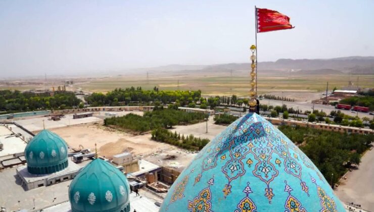 Ertuğrul Özkök | Günün sorusu: Tahran’da bayraklar yarıya inmeden kum kentinde intikam sancağını kim göndere çekti