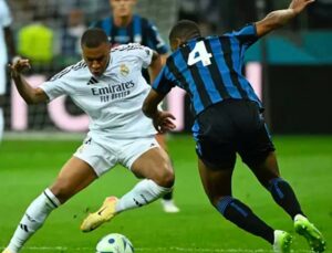 Real Madrid bir defa daha UEFA Muhteşem Kupa’nın sahibi oldu; kupayı en çok kazanan grup olarak tarihe geçti