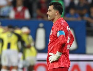 Rizespor kalecisi Gökhan Akkan, haftanın en fazla kurtarış yapan kalecisi oldu