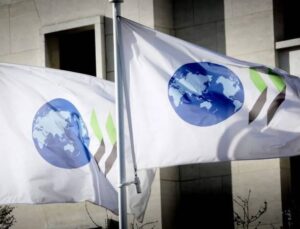 OECD, Türkiye’nin büyüme varsayımını düşürdü, enflasyon iddiasını artırdı