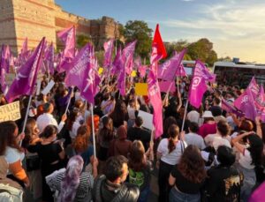 Bayanlardan vahşice katledilen Ayşenur Halil ve İkbal Uzuner için surlarda aksiyon: Seyretme, maddeyi uygula AKP!