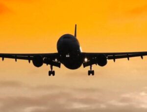 Antalya’da fırtına: Uçaklar havalimanına inemedi