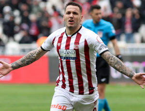 Arnavutluk Ulusal Kadrosu’ndan Rey Manaj için sakatlık açıklaması