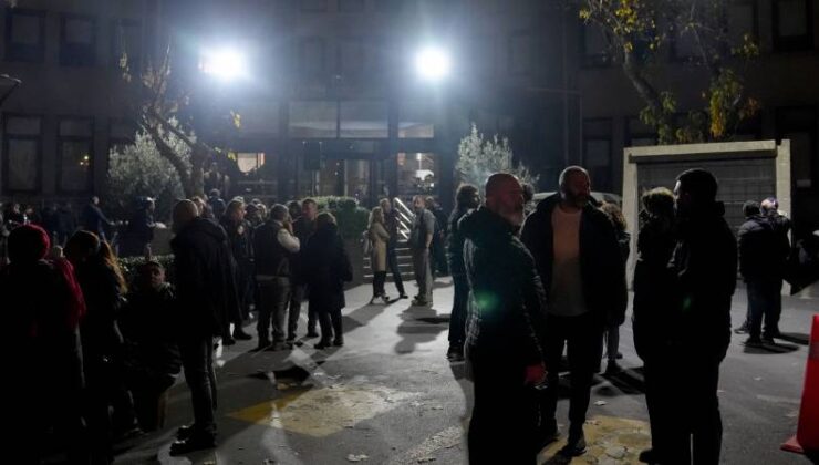 Kadıköy Belediyesi çalışanlarının aldığı grev kararı bir dakika sürdü