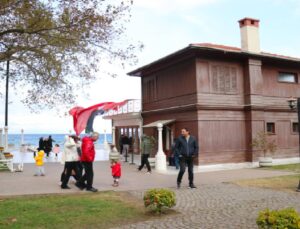 Yalova’daki Yürüyen Köşk, Atatürk’ün ebediyete intikalinin 86’ncı yılında ziyaretçileri ağırladı