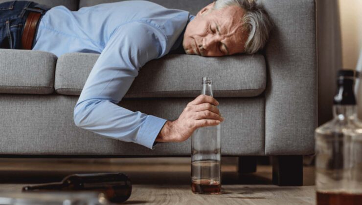Alkol zehirlenmelerine dikkat: Hayati risk taşıyor