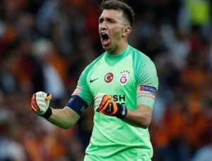 Felipe Melo’dan Muslera yerine Galatasaray’a kaleci önerisi: Dev maçta 3 penaltı kurtarmıştı