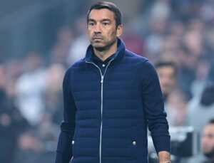 Hasan Arat’ın istifası Beşiktaş’ta planları bozdu: Van Bronckhorst ile ayrılık görüşmeleri ikinci plana alındı