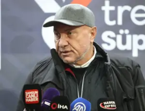 Yüksel Yıldırım’dan flaş sav: Devre ortasında Fenerbahçeli futbolcular hakemin boğazına sarılmışlar