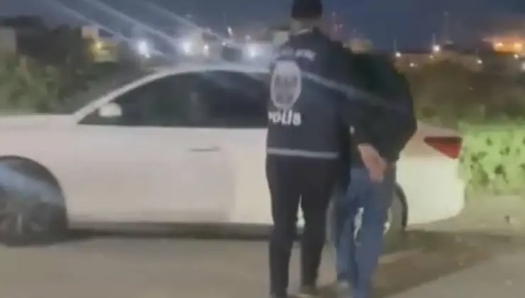 İstanbul’da polis yeleğiyle toplumsal medyadan yayın yapan kuşkulu yakalandı