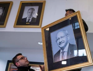 Ertuğrul Özkök: Kurultayda 276 oy farkla kaybetmişti, kamuoyu anketinde hezimete uğradı