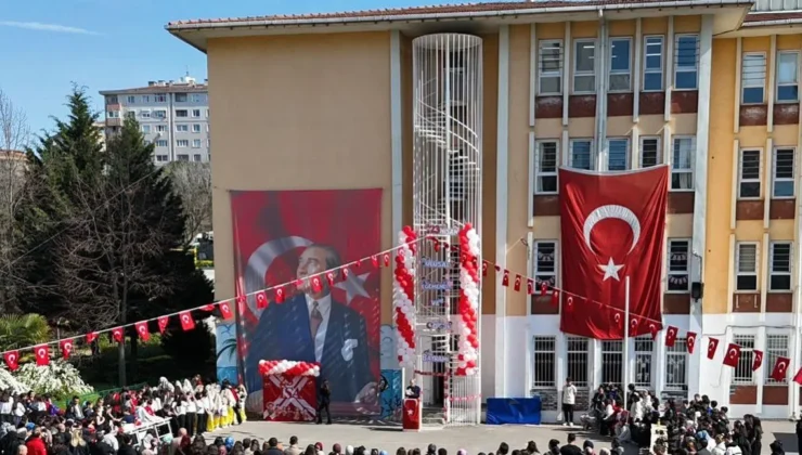 İmam hatip ortaokulunda öğrenciler için hazırlandığı tez edilen okuma listesi gündem oldu: Okul müdürü açığa alındı
