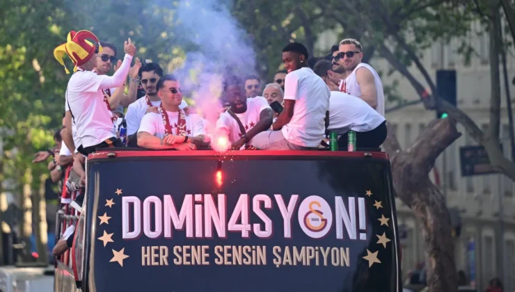 Şampiyon Galatasaray, üstü açık otobüsle RAMS Park’a hareket etti