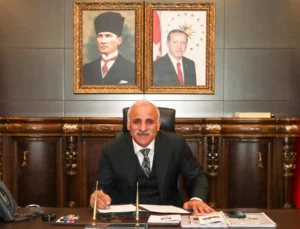 Diyarbakır Valisi Murat Zorluoğlu’ndan “Terörsüz Türkiye” uyarısı: Bu olmazsa süreç istediğimiz sonucu vermez