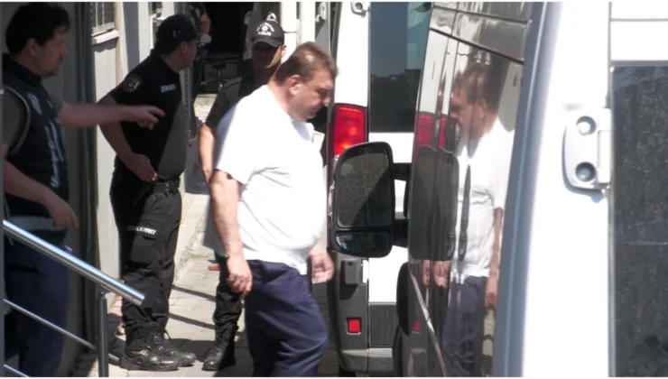 Seferihisar soruşturması: Belediye Başkanı İsmail Yetişkin’in de aralarında olduğu 20 kişi adliyeye sevk edildi